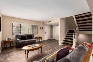 Photo #3: 6848495 Listing