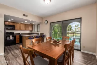 Photo #4: 6848495 Listing