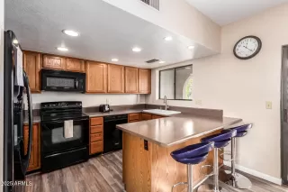 Photo #5: 6848495 Listing