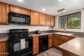 Photo #6: 6848495 Listing