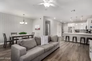 Photo #4: 6848716 Listing 