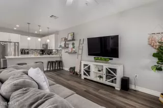 Photo #6: 6848716 Listing 