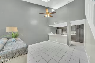 Photo #4: 6848895 Listing