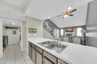 Photo #5: 6848895 Listing