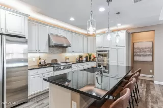 Photo #1: 6848896 Listing