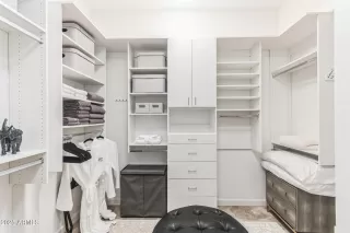 Photo #6: 6848896 Listing