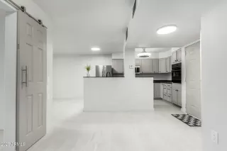 Photo #6: 6848950 Listing 