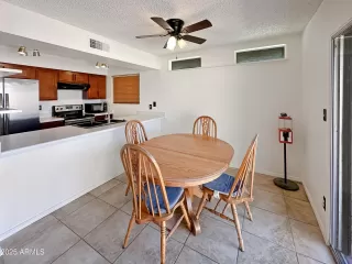 Photo #5: 6849218 Listing