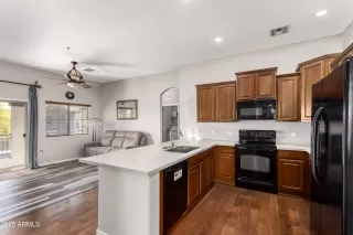 Photo #6: 6849499 Listing 