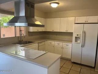 Photo #2: 6849649 Listing