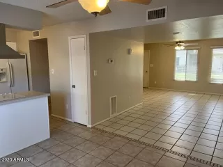 Photo #5: 6849649 Listing