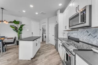 Photo #1: 6849733 Listing