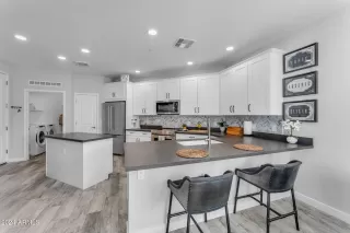 Photo #2: 6849733 Listing