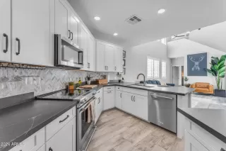 Photo #6: 6849733 Listing