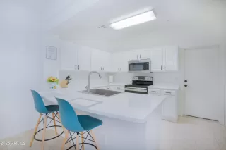 Photo #3: 6849796 Listing