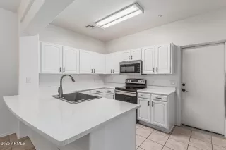 Photo #5: 6849796 Listing