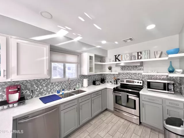 MLS: 6849848 Condo For Sale