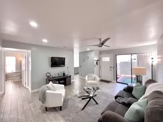 Photo #3: 6849848 Listing 