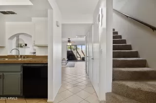 Photo #4: 6849852 Listing