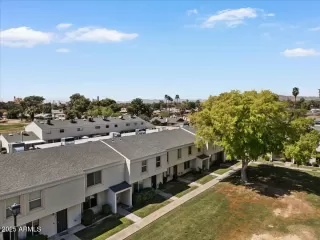 Photo #3: 6849882 Listing