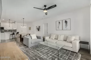 Photo #4: 6849998 Listing