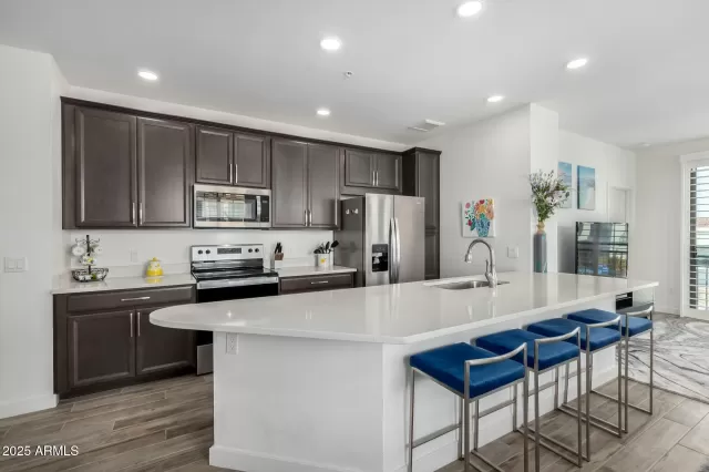 MLS: 6850009 Condo For Sale