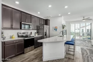 Photo #2: 6850009 Listing