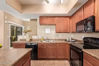 Photo #1: 6850089 Listing 