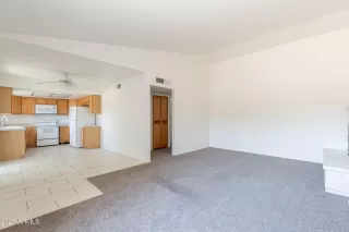 Photo #6: 6850172 Listing