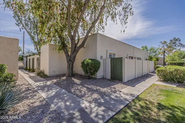 MLS: 6850642 Condo For Sale