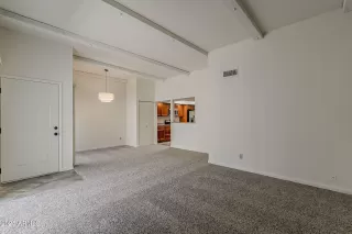 Photo #6: 6850642 Listing 