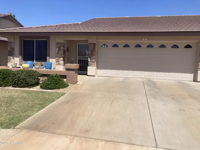 MLS: 6850654 Condo For Sale