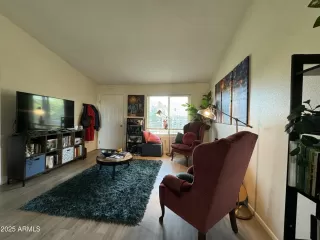 Photo #4: 6850826 Listing 