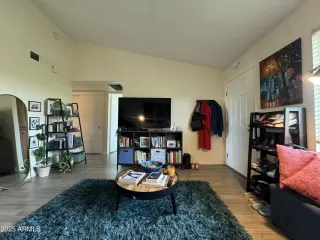 Photo #5: 6850826 Listing 