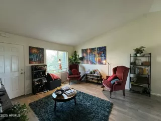 Photo #6: 6850826 Listing 