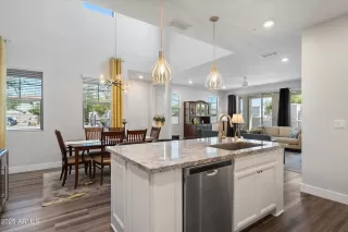 Photo #3: 6850829 Listing