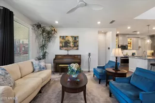 Photo #6: 6850829 Listing