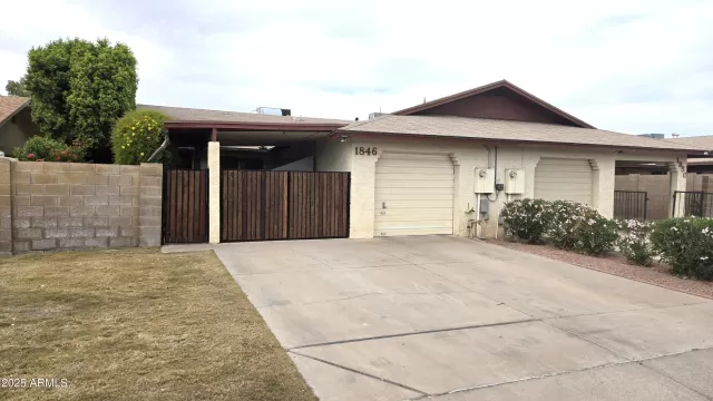 MLS: 6850905 Condo For Sale