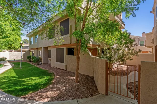 MLS: 6851024 Condo For Sale