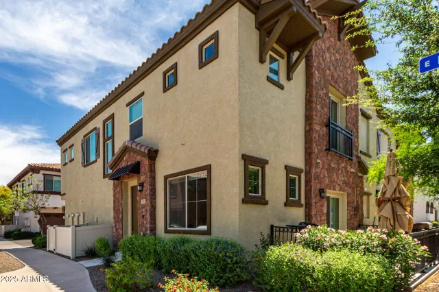 MLS: 6851030 Condo For Sale