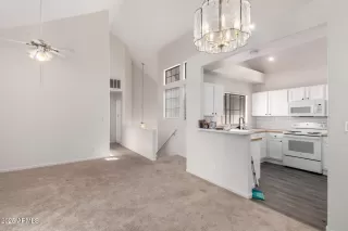 Photo #4: 6851273 Listing 