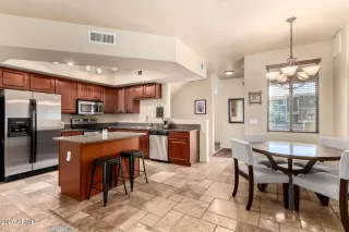 Photo #6: 6851456 Listing