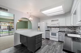 Photo #5: 6851545 Listing