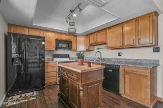 Photo #5: 6851618 Listing 