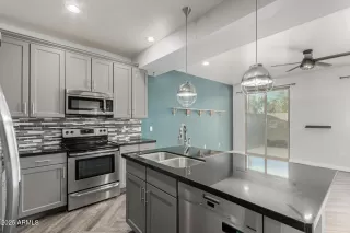 Photo #2: 6851693 Listing 