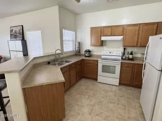 Photo #6: 6851946 Listing