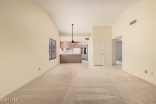 Photo #5: 6852029 Listing