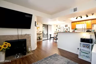 Photo #3: 6852112 Listing