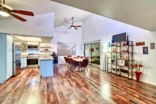 Photo #3: 6852212 Listing