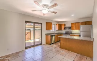 Photo #5: 6852256 Listing